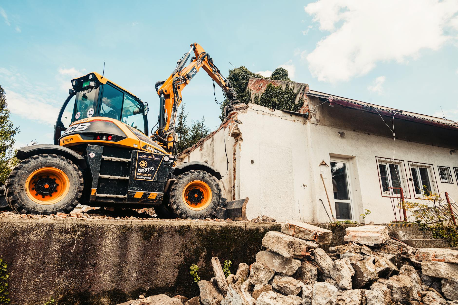 Budget excavation maison : Tarifs détaillés et pièges à éviter