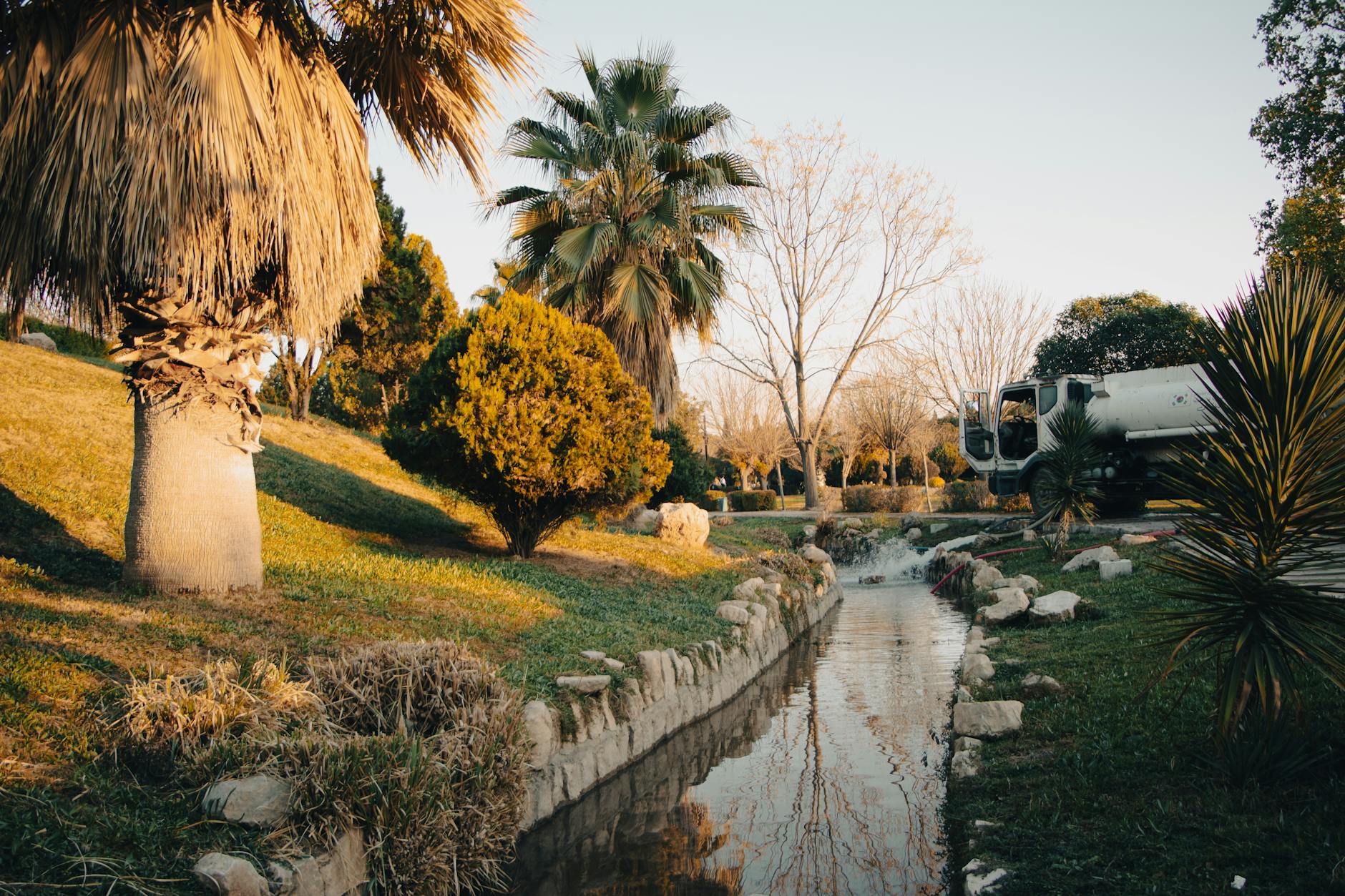 Coût assainissement : Tarifs détaillés et pièges à éviter