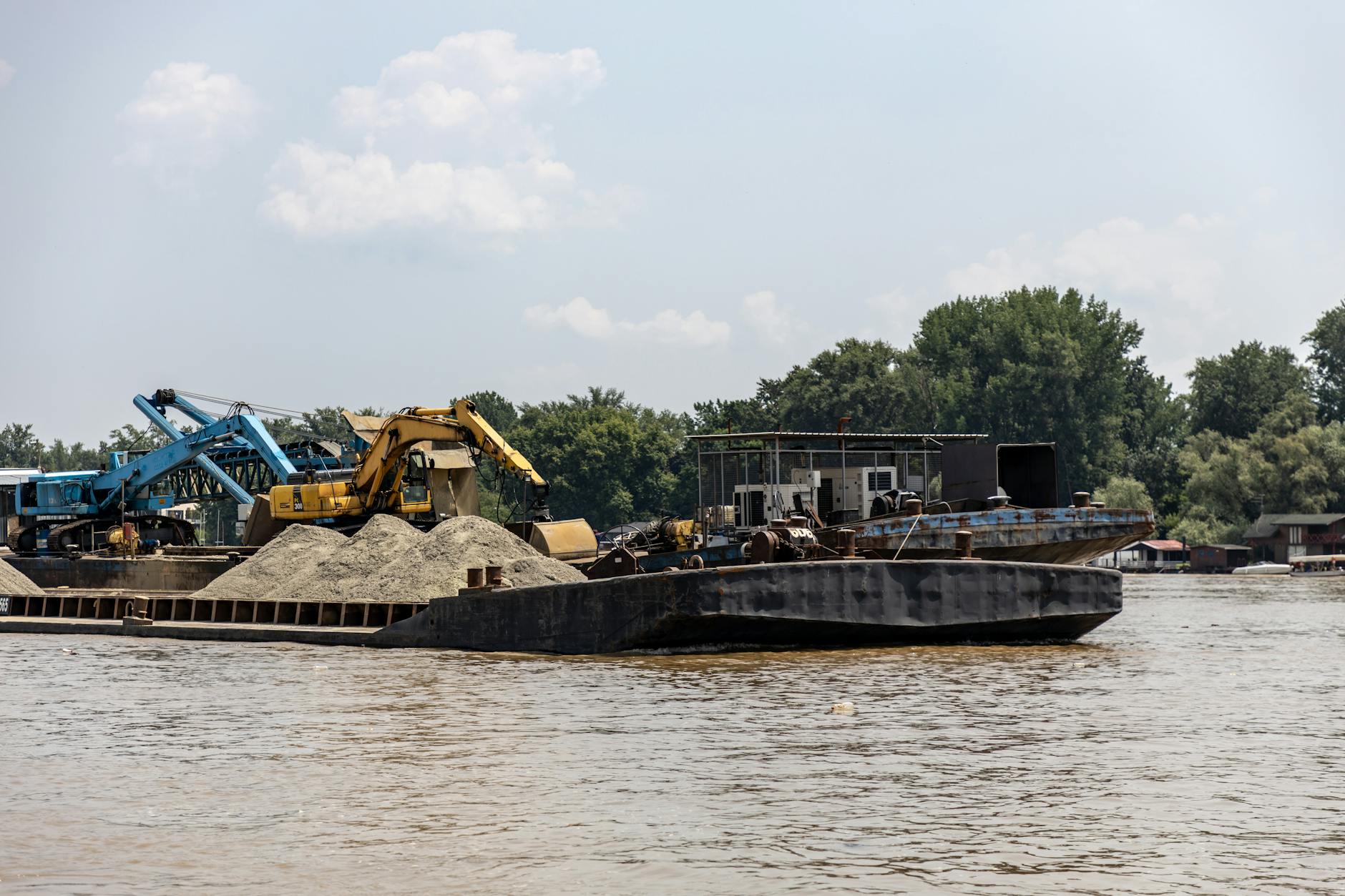 Coût terrassement terrain plat : Tarifs détaillés et pièges à éviter
