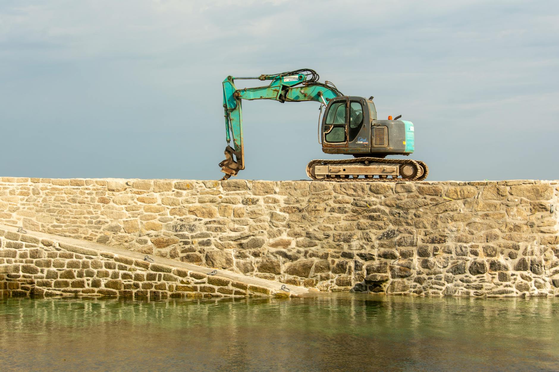 Devis terrassement piscine : Tarifs et erreurs à éviter