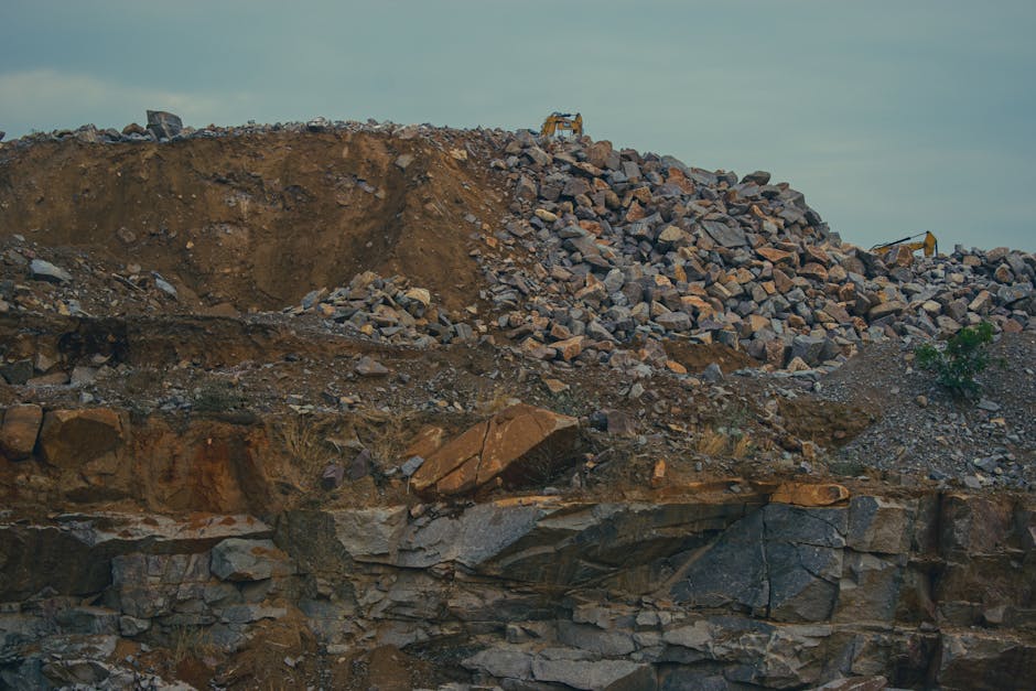 Travaux de earthmoving dirt pile