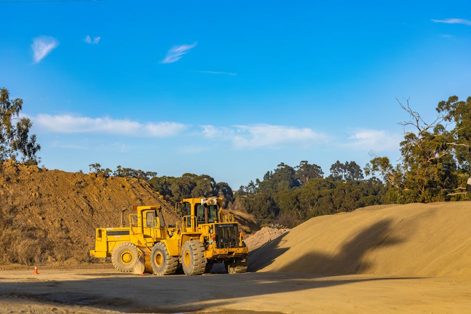 Travaux de earthmoving dirt pile